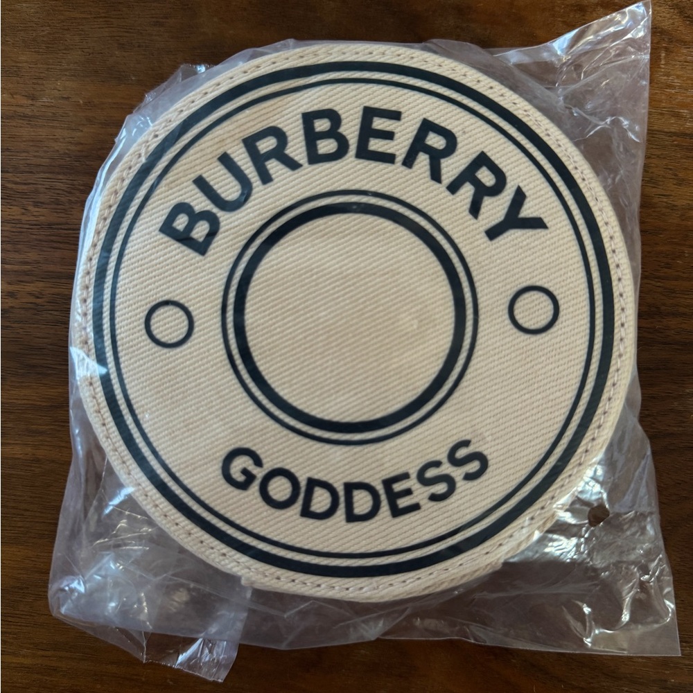 Burberry Goddess 5" Zip Around Travel Jewelry Case Round Clutch‎ Makeup Bag NWT